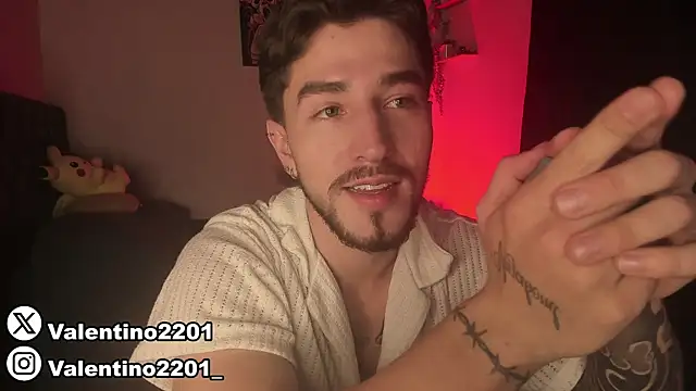 Snapshot of Valentino_Xander chatting on March 11, 2025, 1:59 am Valentino Xander online show from March 11, 2025, 1:59 am