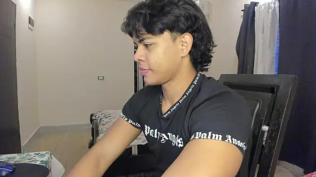 Snapshot of johan_beley_ chatting on February 17, 2025, 1:55 pm johan beley online show from February 17, 2025, 1:55 pm