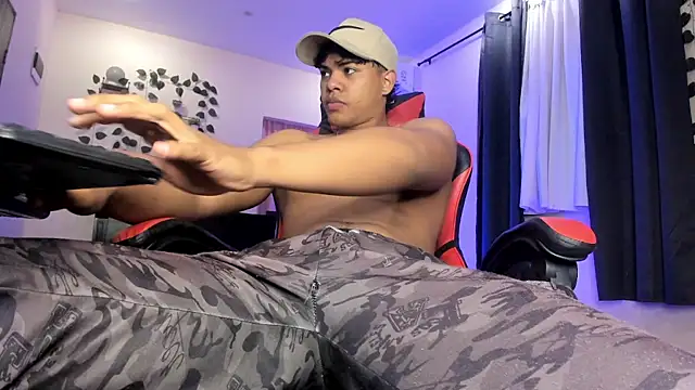 Snapshot of johan_beley_ chatting on February 11, 2026, 1:33 pm johan beley online show from February 11, 2026, 1:33 pm