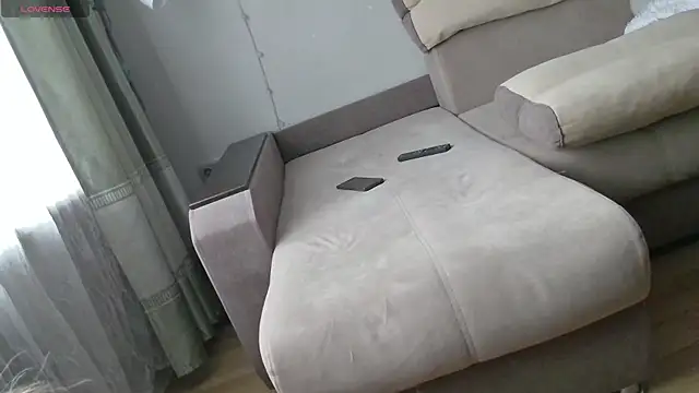 Snapshot of MilaaMilaa chatting on November 24, 2025, 4:23 am MilaaMilaa online show from November 24, 2025, 4:23 am