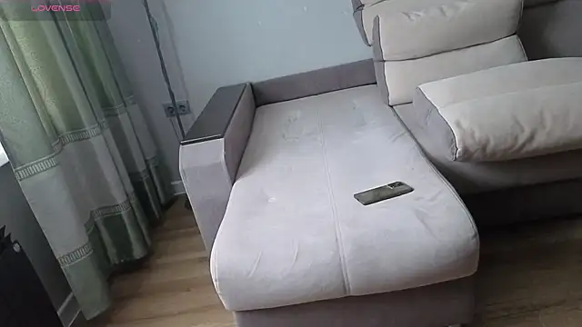 Snapshot of MilaaMilaa chatting on February 10, 2026, 3:27 am MilaaMilaa online show from February 10, 2026, 3:27 am