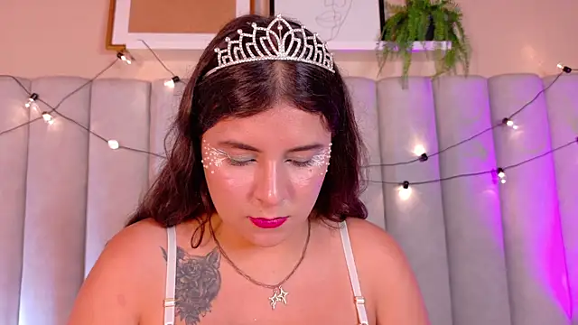 EngelStone online show from November 12, 2025, 8:01 pm