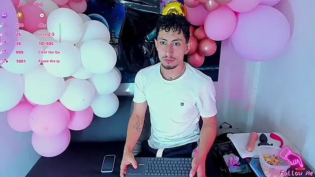 Piggy Eddy online show from October 1, 2025, 8:46 pm