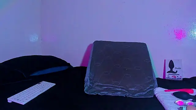 Piggy Eddy online show from March 31, 2026, 5:20 am