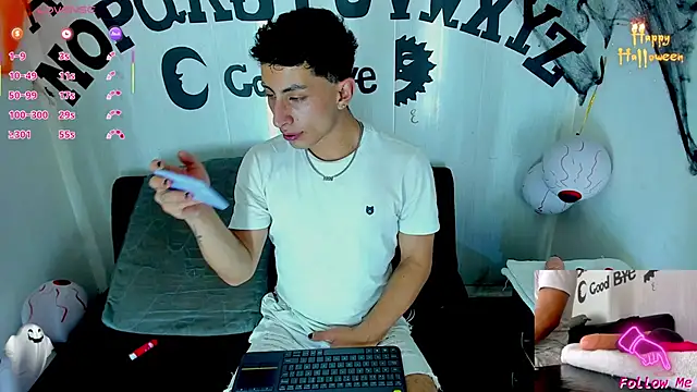 Piggy Eddy online show from October 30, 2025, 7:55 pm