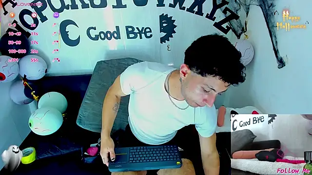 Piggy Eddy online show from November 1, 2025, 9:52 pm