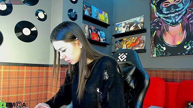 Nicole Charm online show from March 3, 2026, 12:06 am