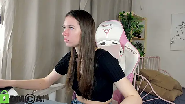 Snapshot of Nicole_Charm chatting on October 21, 2025, 9:03 pm Nicole Charm online show from October 21, 2025, 9:03 pm