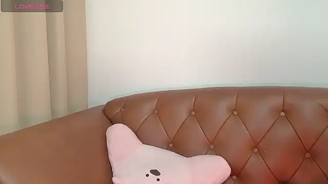 NickiBloom online show from January 5, 2025, 3:11 am