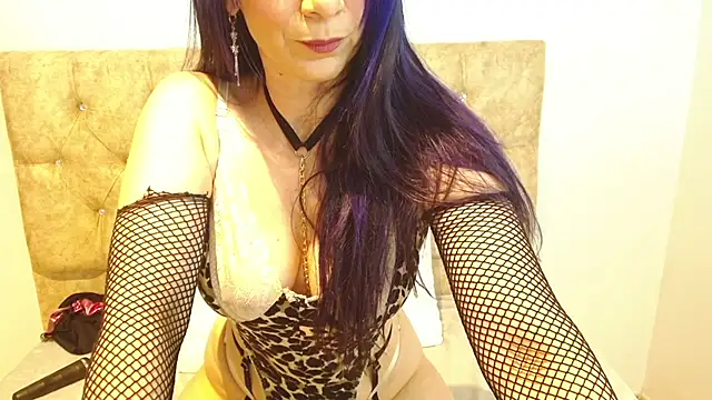Snapshot of Alettalovee chatting on January 17, 2025, 7:49 pm Alettalovee online show from January 17, 2025, 7:49 pm