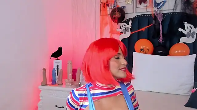 Snapshot of samara_warren chatting on October 31, 2025, 12:13 pm samara warren online show from October 31, 2025, 12:13 pm