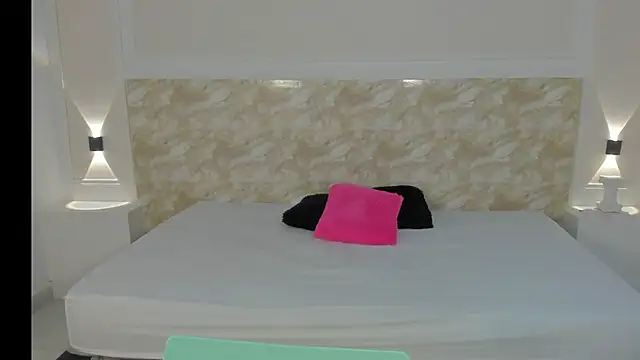 AliceRoss0 online show from November 26, 2025, 11:27 pm