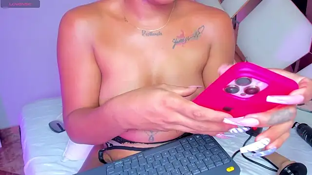 CintiaVega online show from December 17, 2025, 12:32 pm