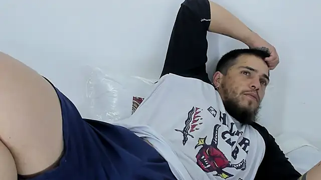 Beard xox online show from October 24, 2025, 9:14 pm