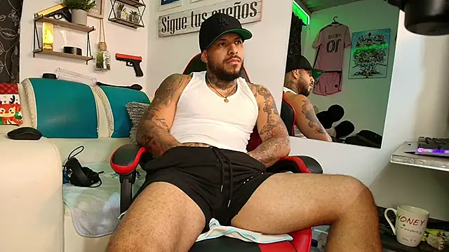 Leenar Key online show from November 21, 2025, 2:10 am