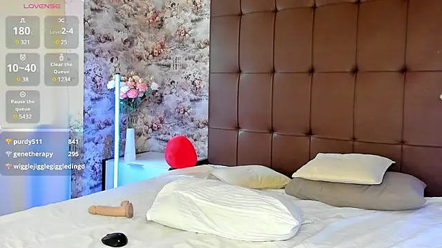 Mary Walker online show from March 11, 2025, 4:30 am