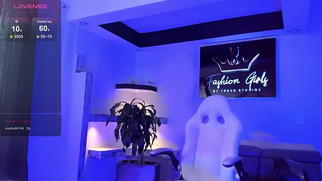 TifanyWhite  online show from February 13, 2025, 8:03 pm
