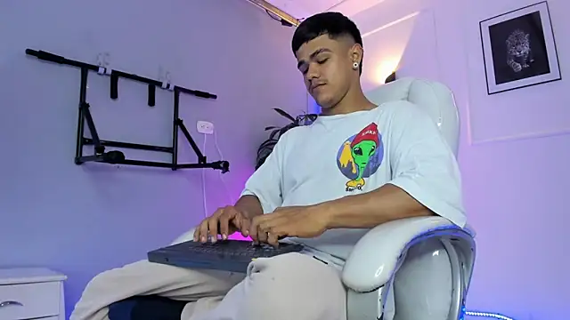 Rob saenz  online show from November 20, 2025, 1:34 pm