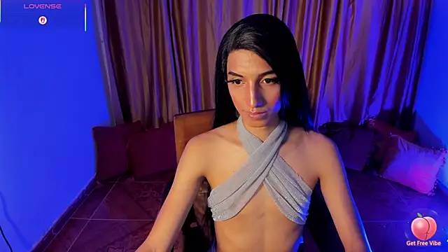 CharlotteLauren online show from August 6, 2026, 11:11 pm