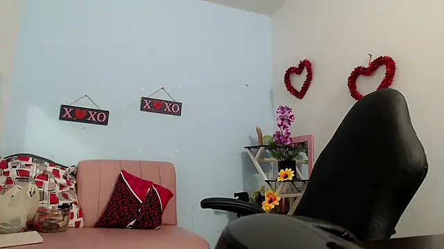 victoria jones online show from October 27, 2025, 2:51 pm