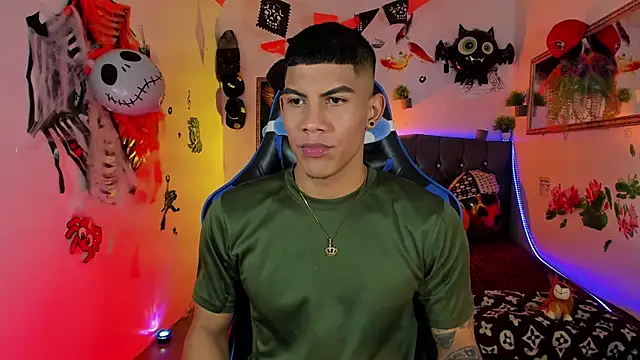 Damian latinxxx online show from October 28, 2025, 3:18 am