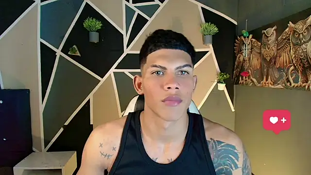 Snapshot of Damian_latinxxx chatting on February 20, 2025, 8:28 am Damian latinxxx online show from February 20, 2025, 8:28 am