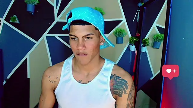 Snapshot of Damian_latinxxx chatting on February 23, 2025, 2:29 am Damian latinxxx online show from February 23, 2025, 2:29 am