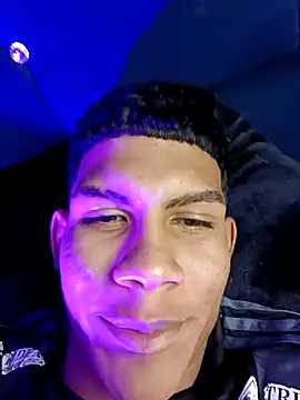 Snapshot of Damian_latinxxx chatting on February 21, 2025, 11:01 am Damian latinxxx online show from February 21, 2025, 11:01 am