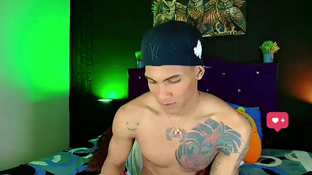 Snapshot of Damian_latinxxx chatting on February 28, 2025, 9:25 am Damian latinxxx online show from February 28, 2025, 9:25 am