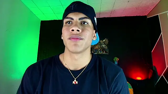 Snapshot of Damian_latinxxx chatting on March 2, 2025, 5:44 am Damian latinxxx online show from March 2, 2025, 5:44 am