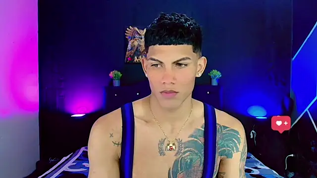 Snapshot of Damian_latinxxx chatting on March 4, 2025, 6:15 am Damian latinxxx online show from March 4, 2025, 6:15 am