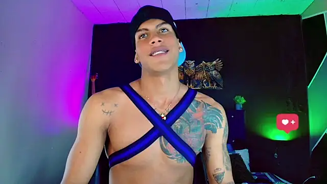 Snapshot of Damian_latinxxx chatting on February 27, 2025, 9:07 am Damian latinxxx online show from February 27, 2025, 9:07 am