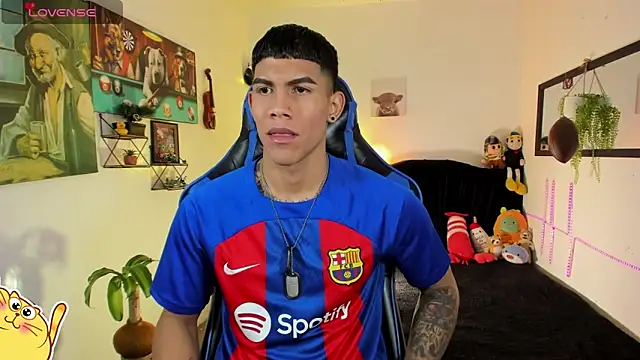 Damian latinxxx online show from March 30, 2026, 3:19 am