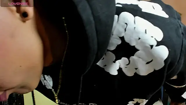 Damian latinxxx online show from November 24, 2025, 3:17 am