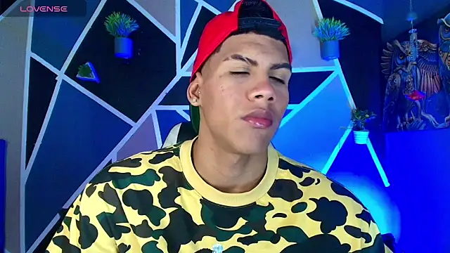 Snapshot of Damian_latinxxx chatting on February 20, 2025, 2:18 am Damian latinxxx online show from February 20, 2025, 2:18 am