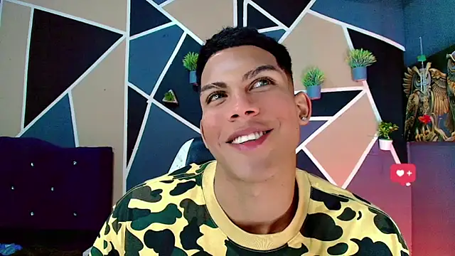 Snapshot of Damian_latinxxx chatting on February 20, 2025, 5:23 am Damian latinxxx online show from February 20, 2025, 5:23 am