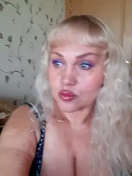 IsabellaBoni online show from April 25, 2026, 6:49 am