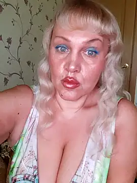 IsabellaBoni online show from July 3, 2026, 7:04 am