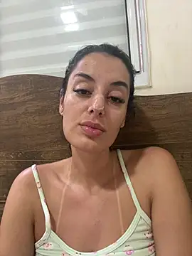 Snapshot of Catmila94 chatting on February 27, 2026, 10:04 am Catmila94 online show from February 27, 2026, 10:04 am