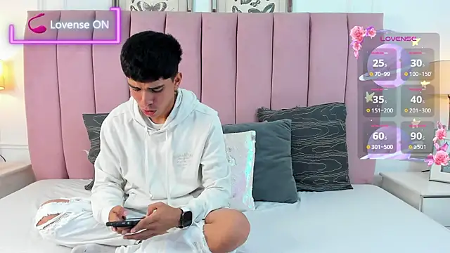 Santy carrington online show from March 12, 2026, 8:24 pm