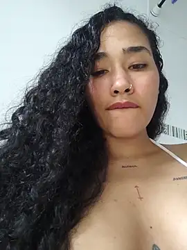 jaderossxx online show from July 14, 2026, 4:13 pm