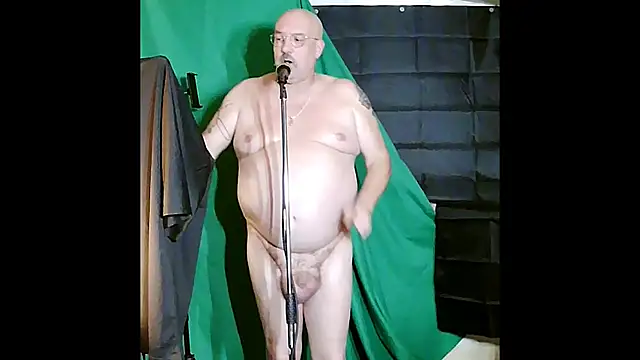 Snapshot of ShamelessMan chatting on October 4, 2025, 6:42 pm ShamelessMan online show from October 4, 2025, 6:42 pm