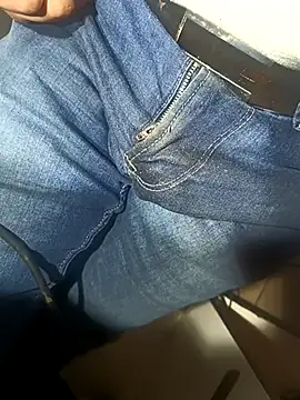 Snapshot of franko1987 chatting on February 21, 2025, 9:45 am franko1987 online show from February 21, 2025, 9:45 am