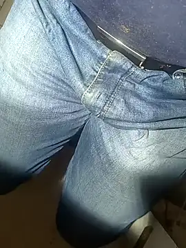 Snapshot of franko1987 chatting on February 17, 2025, 8:09 am franko1987 online show from February 17, 2025, 8:09 am