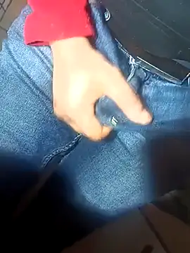 Snapshot of franko1987 chatting on February 26, 2025, 11:11 am franko1987 online show from February 26, 2025, 11:11 am