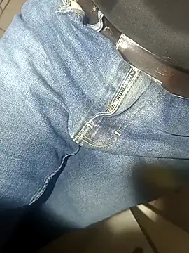 Snapshot of franko1987 chatting on March 9, 2025, 5:33 am franko1987 online show from March 9, 2025, 5:33 am