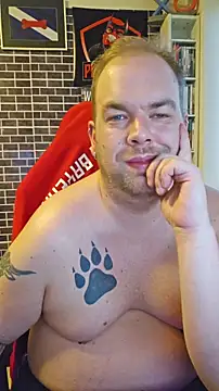 PupW0lfy online show from November 3, 2025, 3:04 pm