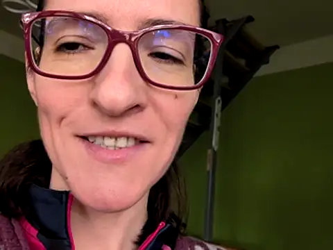 Snapshot of Milky_hairy_mommy chatting on February 5, 2026, 8:10 am Milky hairy mommy online show from February 5, 2026, 8:10 am