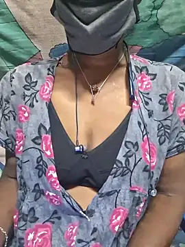 Snapshot of Tamil--Rani chatting on November 3, 2025, 2:09 pm Tamil--Rani online show from November 3, 2025, 2:09 pm