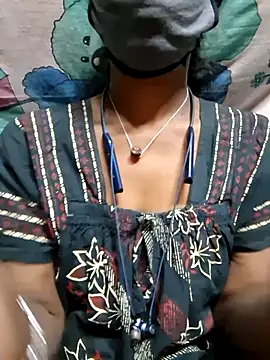 Snapshot of Tamil--Rani chatting on November 9, 2025, 2:21 pm Tamil--Rani online show from November 9, 2025, 2:21 pm